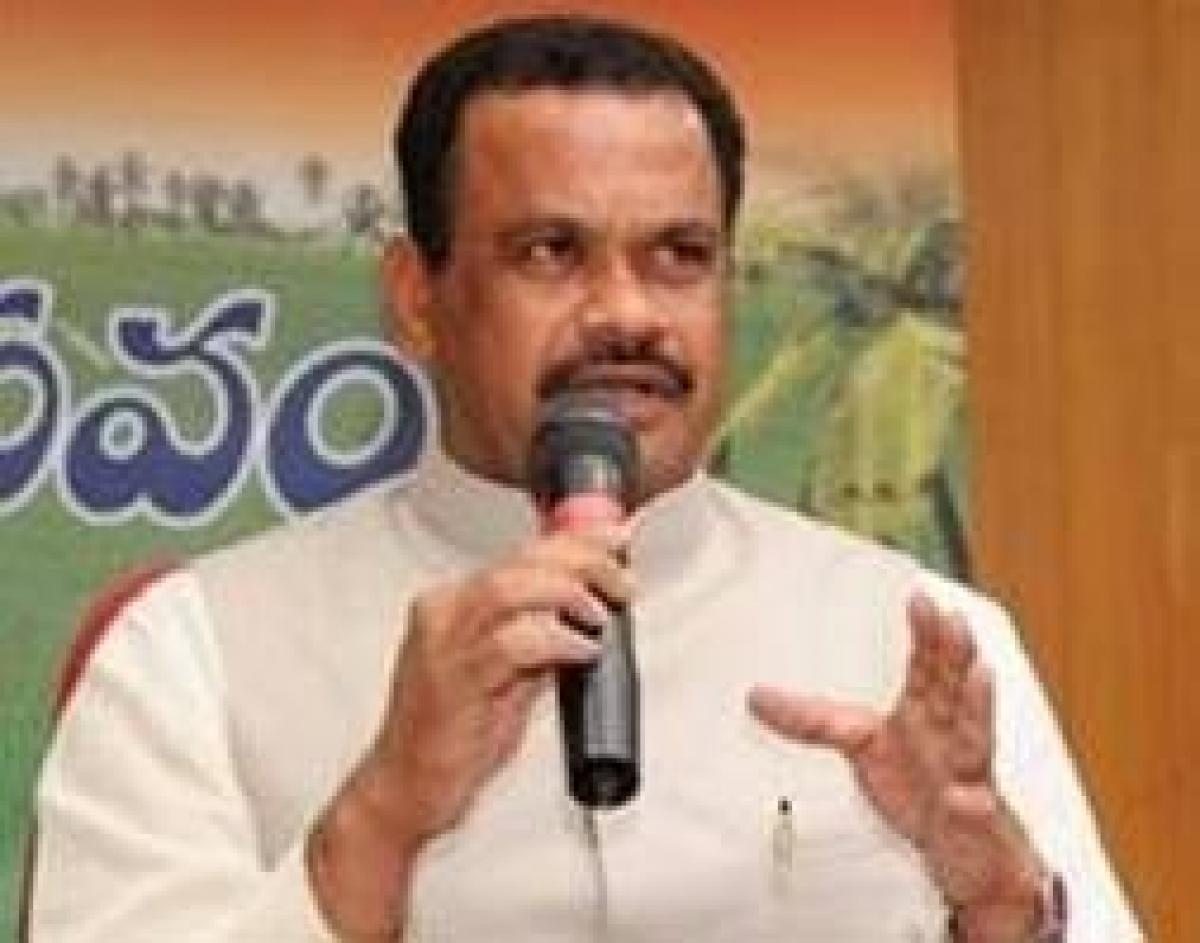 No plan to join TRS, says Komatireddy