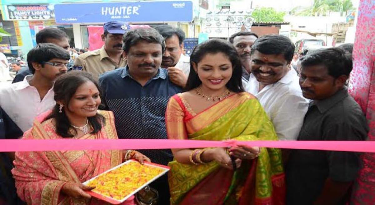 Madhu Shalini inaugurates Mall.