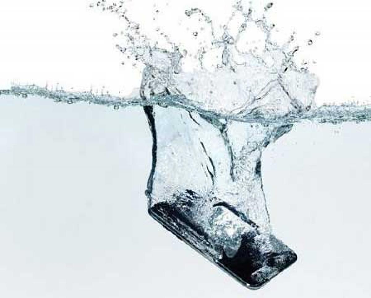 Water resistant smartphones for this monsoon