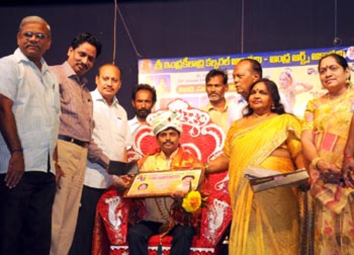 Singer Rasool felicitated for his contributions