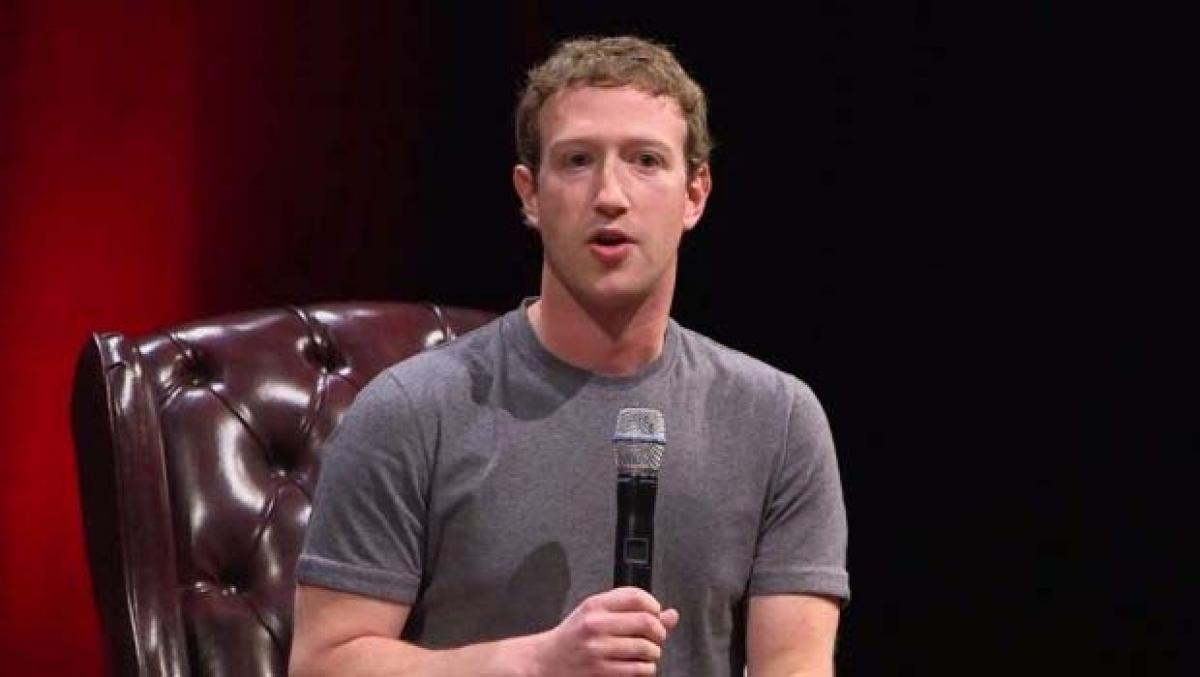 Mark Zuckerberg pledges internet in refugee camps