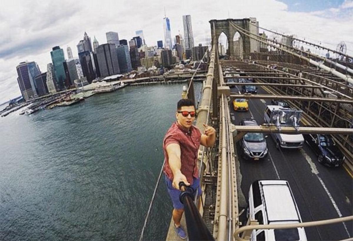 Selfie stunt lands man in jail