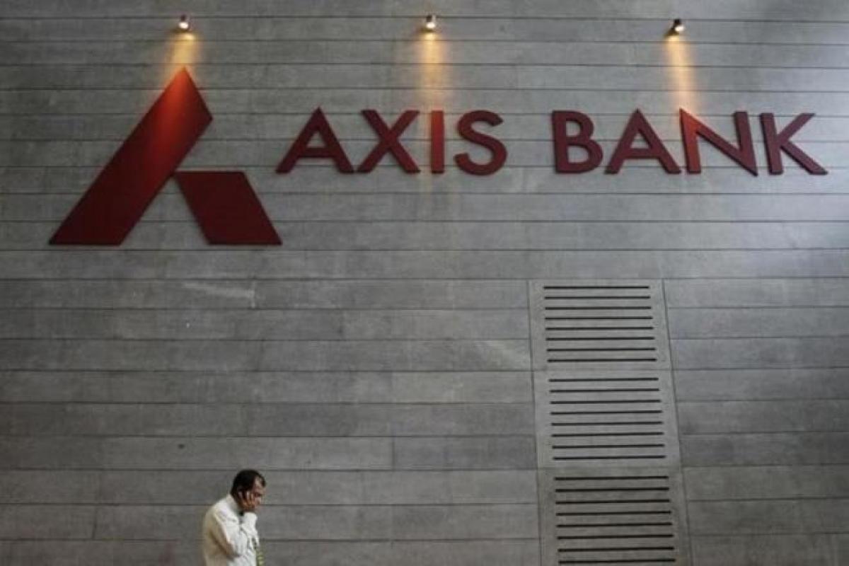 IT raid at Noida Axis Bank branch; Rs 60 crore found in 20 fake accounts