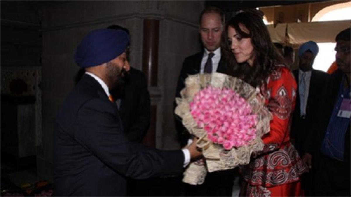 Prince William, Kate arrive in Mumbai, pay tribute to 26/11 victims