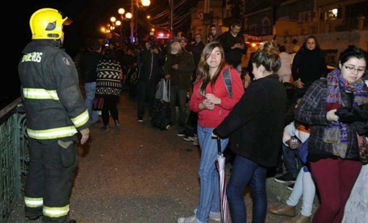 5 dead after 8.3 magnitude earthquake hits Chile, tsunami alert sounded