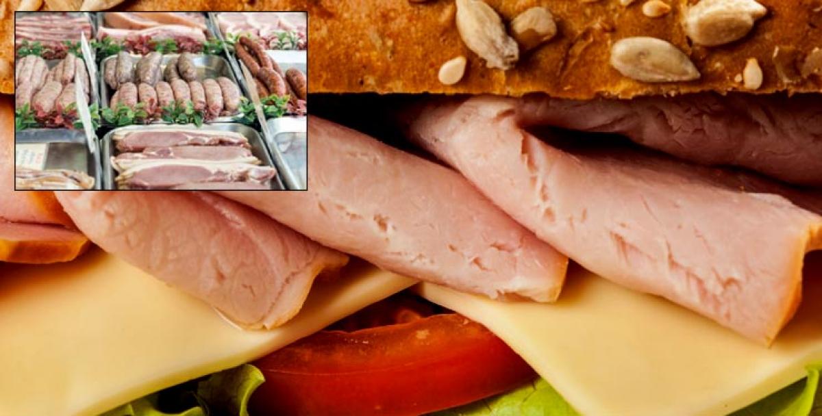 Italy thwarts cancer fears with giant ham sandwich