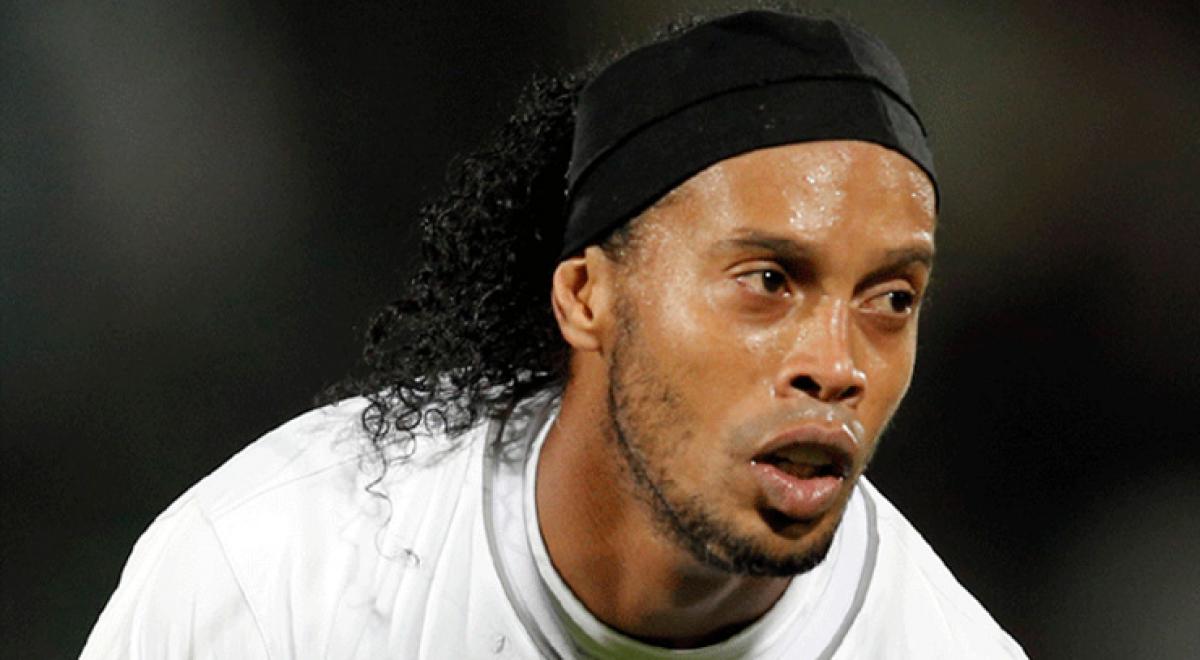 Ronaldinho escapes unhurt from car accident