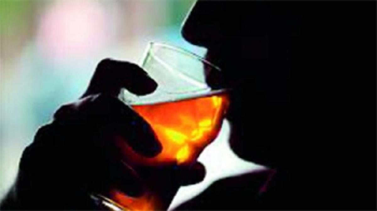 17 die after consuming spurious liquor in Uttar Pradesh