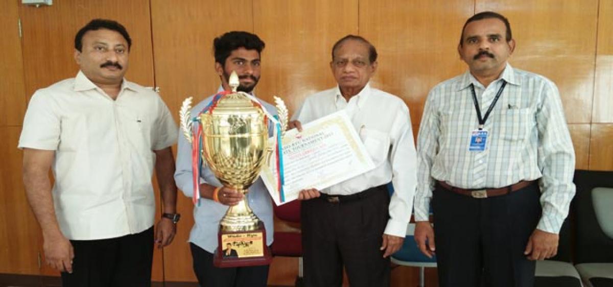 SRK students win Karate and IT prizes