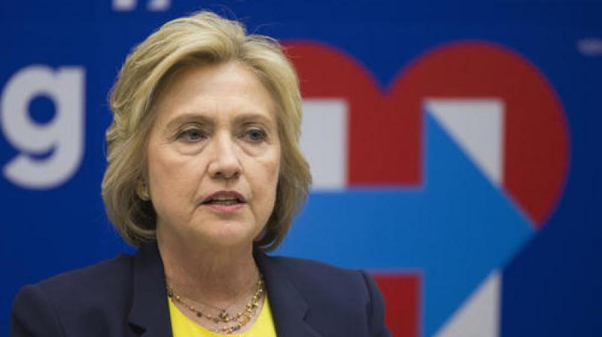 Hillary Clinton, Sanders oppose US plans to raid illegal immigrants