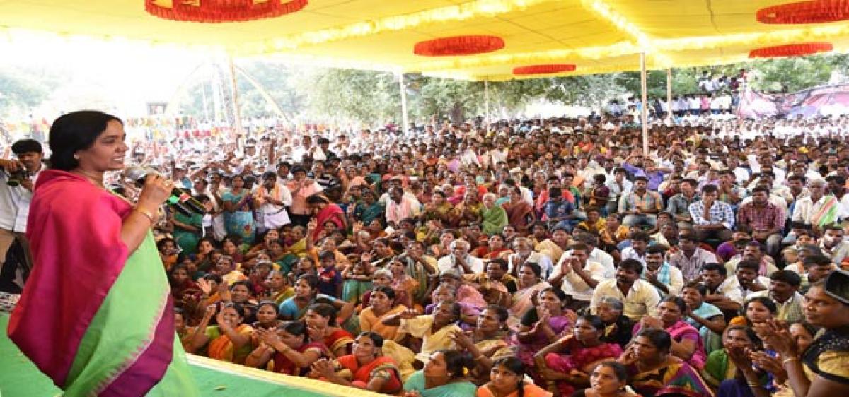 Thousands gather to remember Paritala