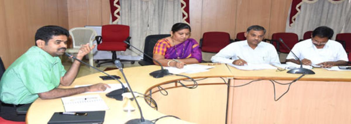 Collector stresses on basic facilities in govt schools