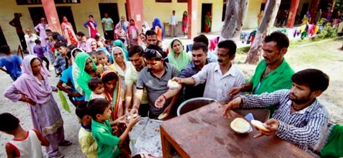 Amid fear psychosis, J&K border dwellers want bunkers