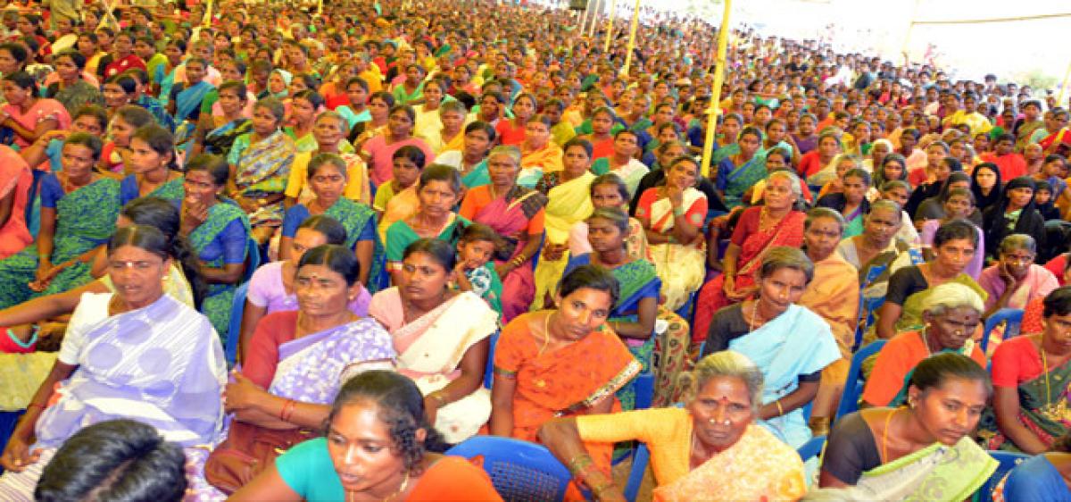One lakh business units for economic uplift of women:Eluru Collector