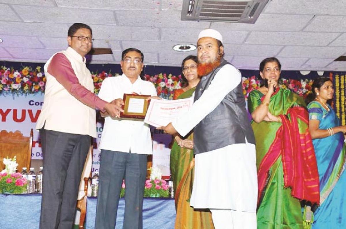 Giriraj College bags nine awards