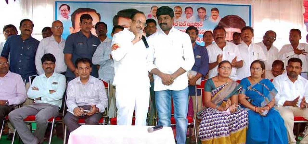 Telangana Dy CM inaugurates registration office in Nakrekal