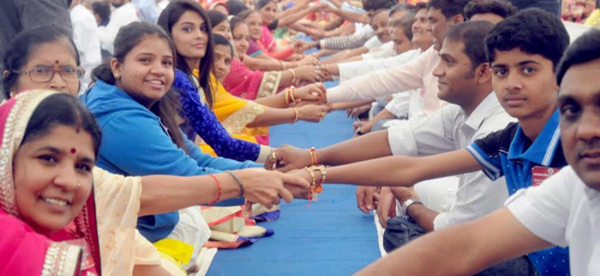 Historic Rakshabandhan celebrated for world record with joy and fervour. 