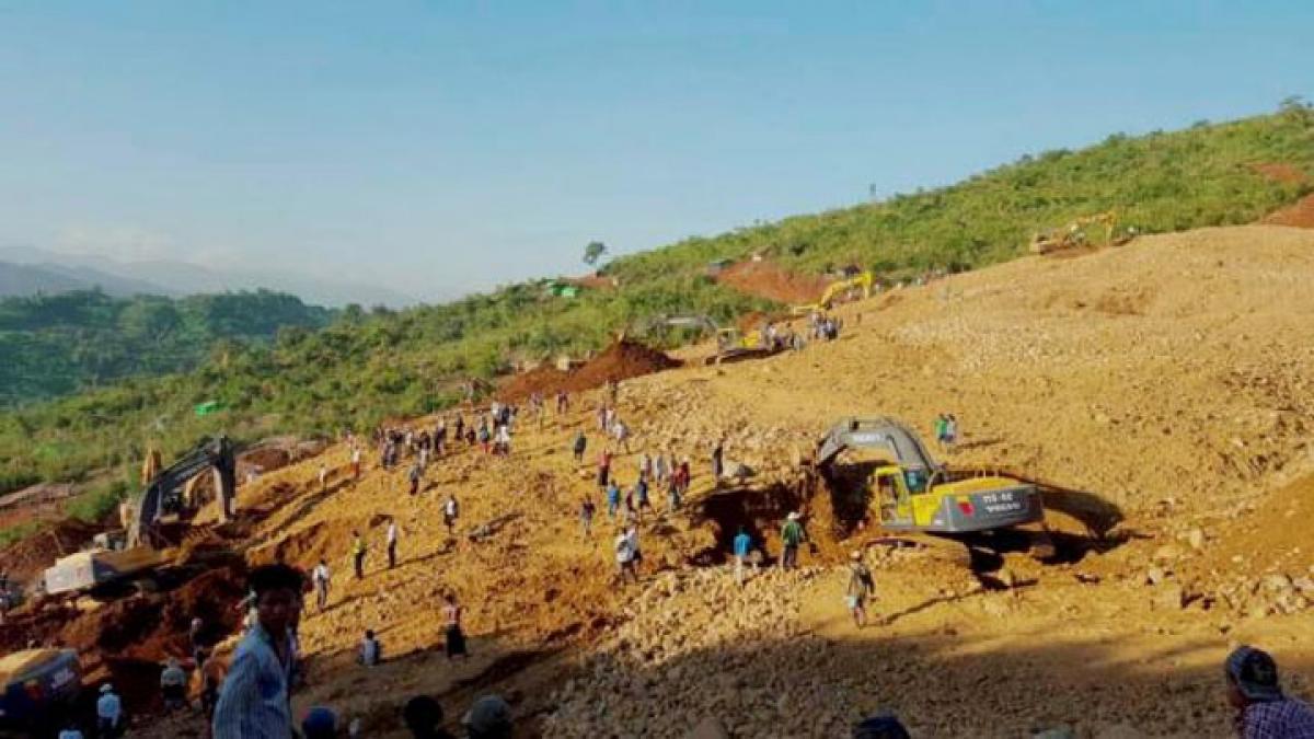 Myanmar landslide: Hopes fade for missing miners