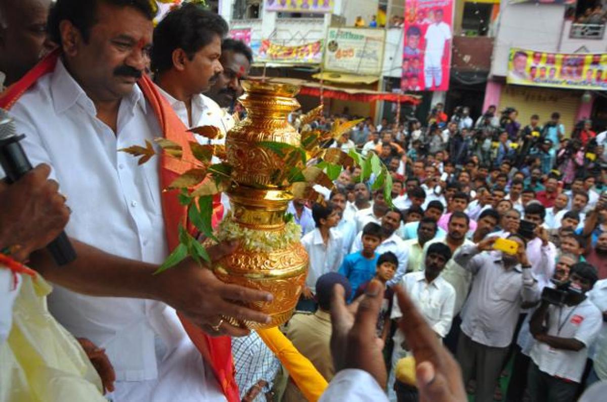 Talasani to inaugurate 11 day Bonalu festivities