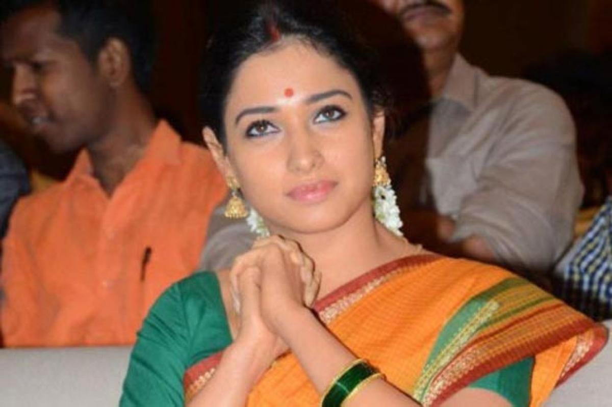 Dont miss: Tamannaah sizzles as Abhinetri