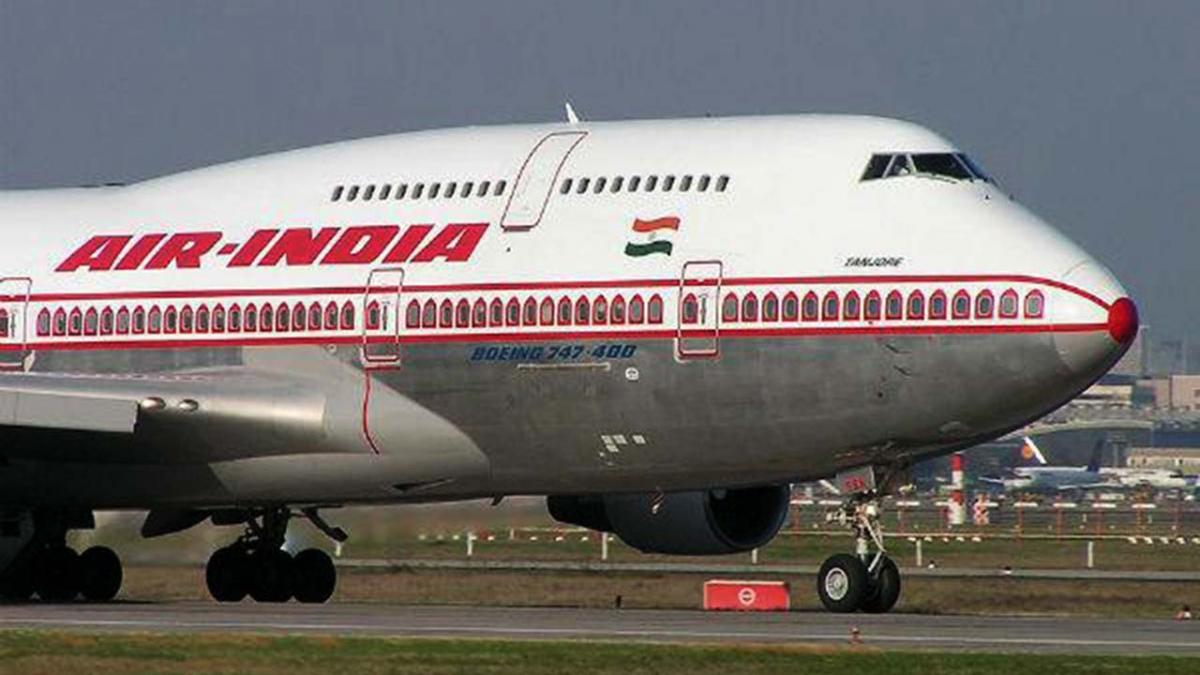 Air India plane’s tyre bursts at Srinagar airport