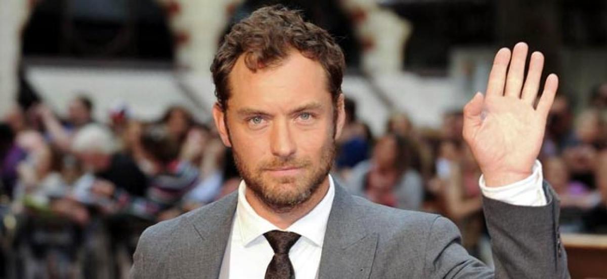 Jude Law to meet JK Rowling before taking on Dumbledore role
