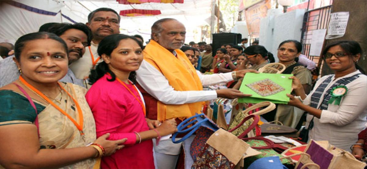 Dr K Lakshman inaugurates PDSSG Mela