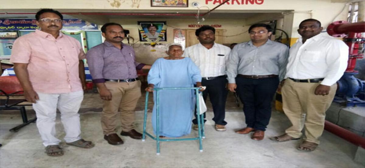 Chirala doctors help granny recover from hip fracture