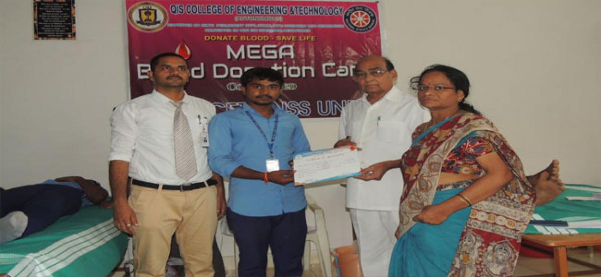 QIS engineering college students donate blood