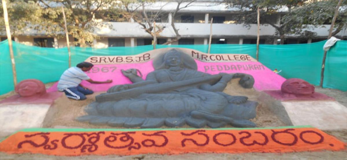 College golden jubilee: Sand artist exhibits skills