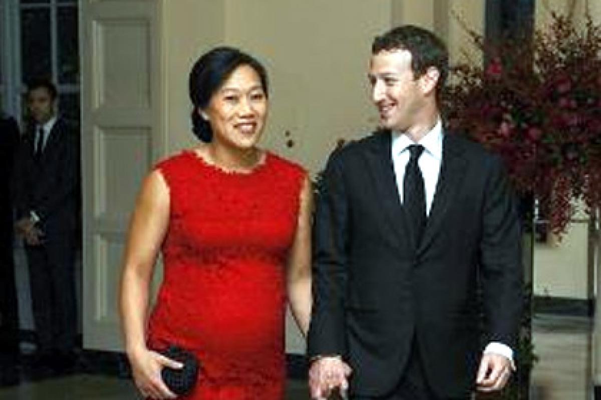 Mark Zuckerberg to go on 2month-`paternity leave`