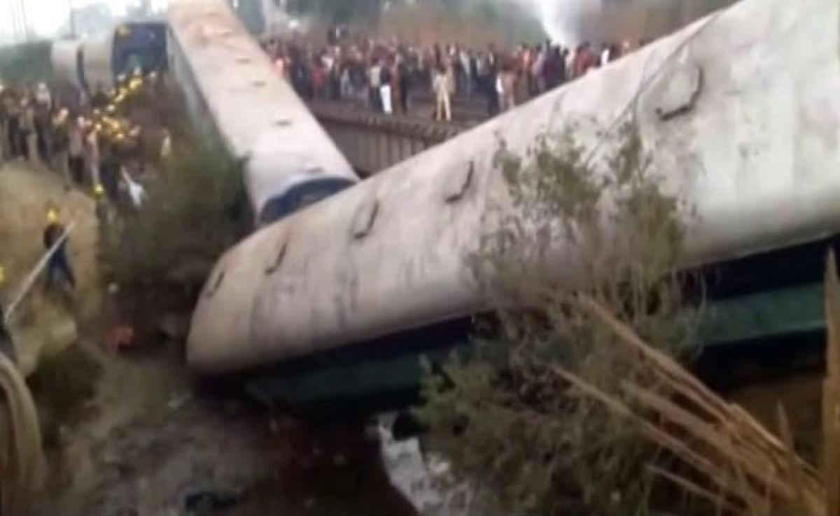 Ajmer-Sealdah express derailed in UP: 2 killed, 26 injured