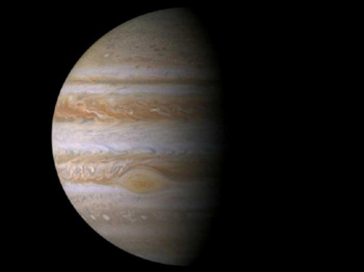 Jupiter doesnt shield Earth from comet impacts