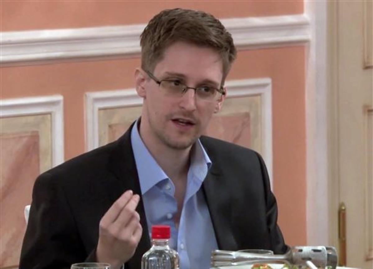 Russia considers returning Snowden to US as gift