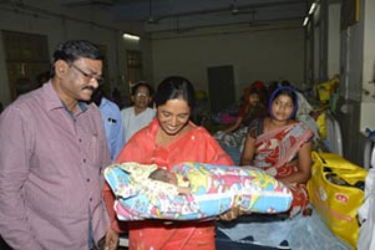 Sunitha inspects government  hospital