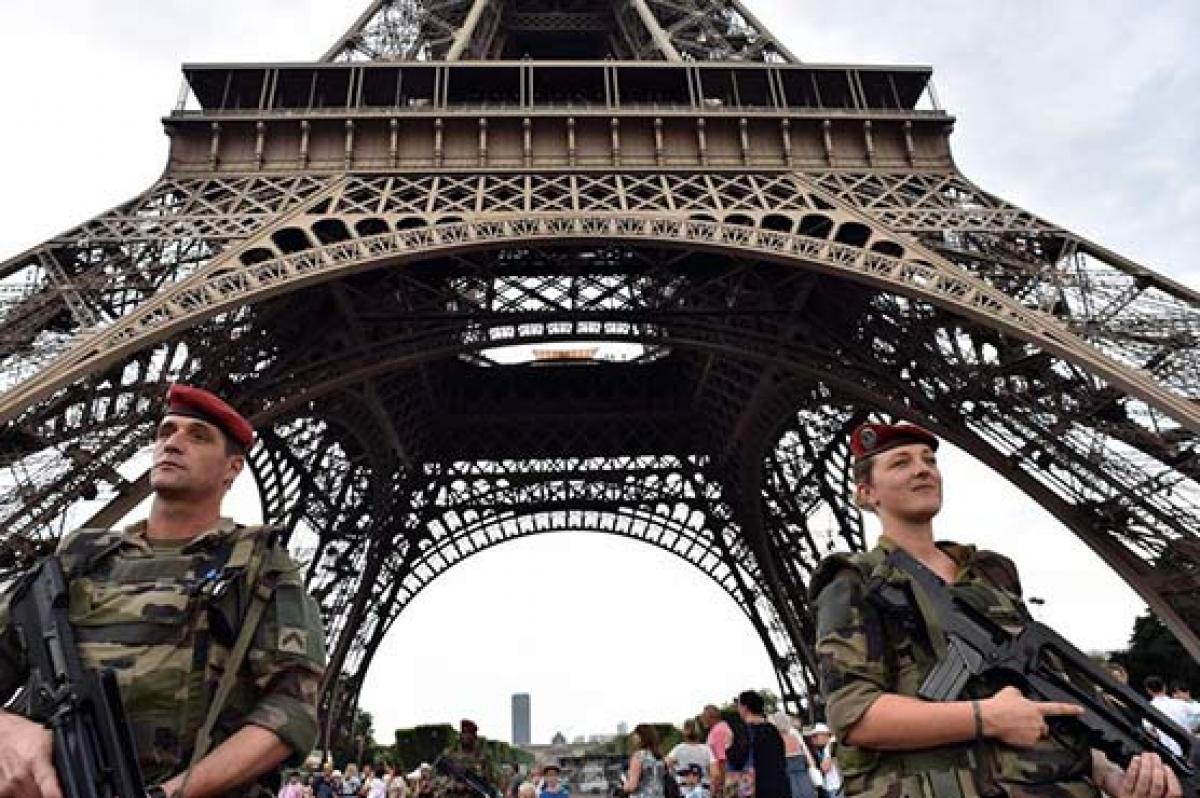 Eiffel Tower starts work on anti-terror upgrade