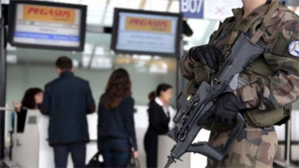 Tempers flare at Paris airport after fake bombs were found