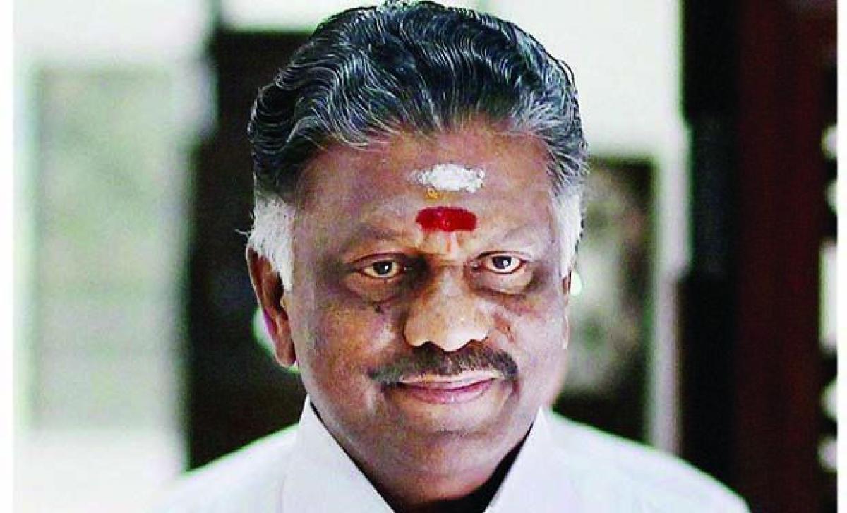 Expecting political decency from Karunanidhi is wrong, says AIADMK