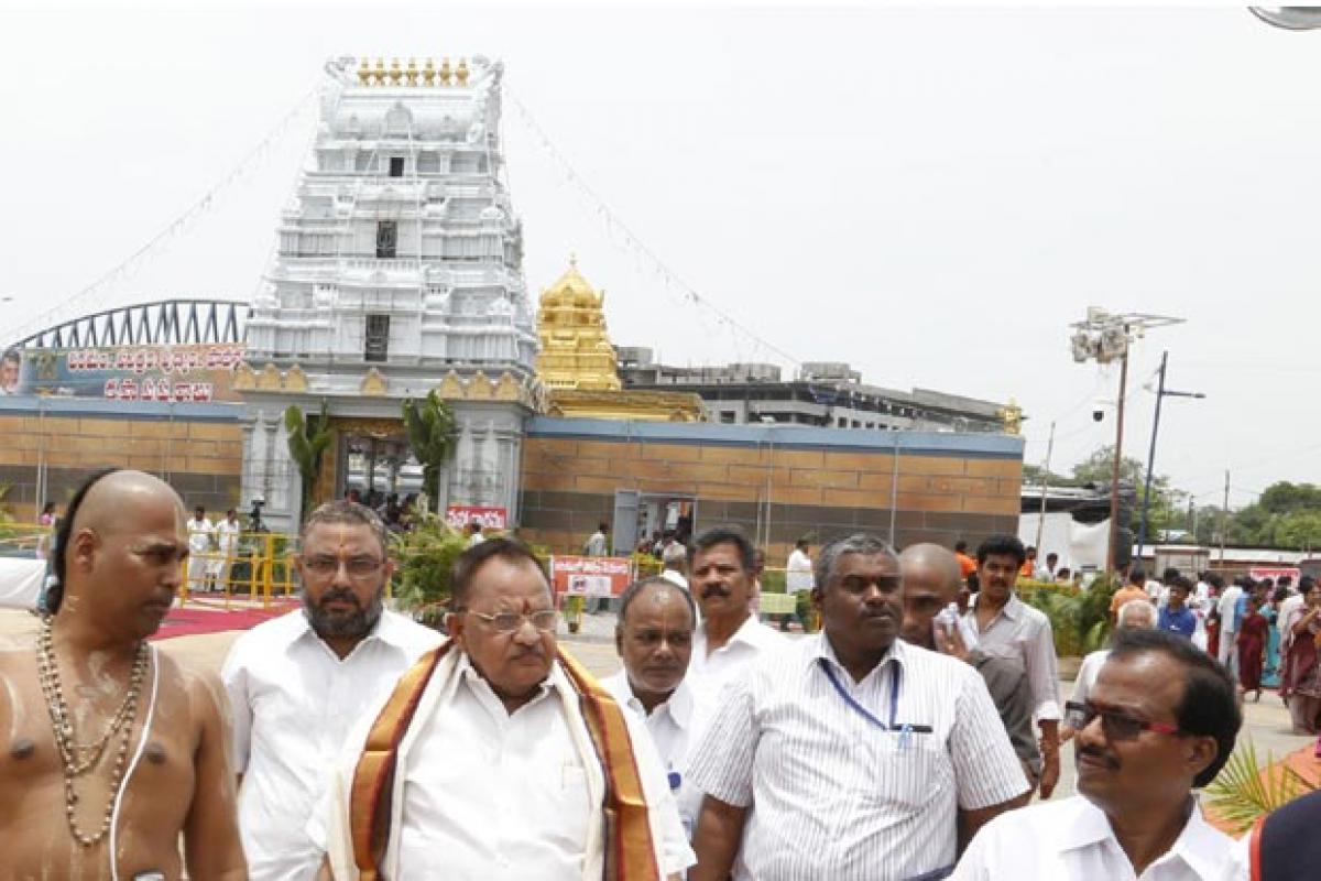 Hassle-free darshan at temple replica