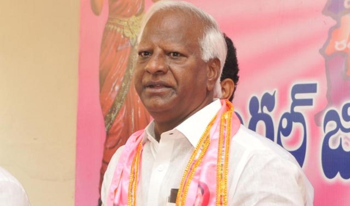 Kadiyam Srihari announces govt plans to introduce grading system