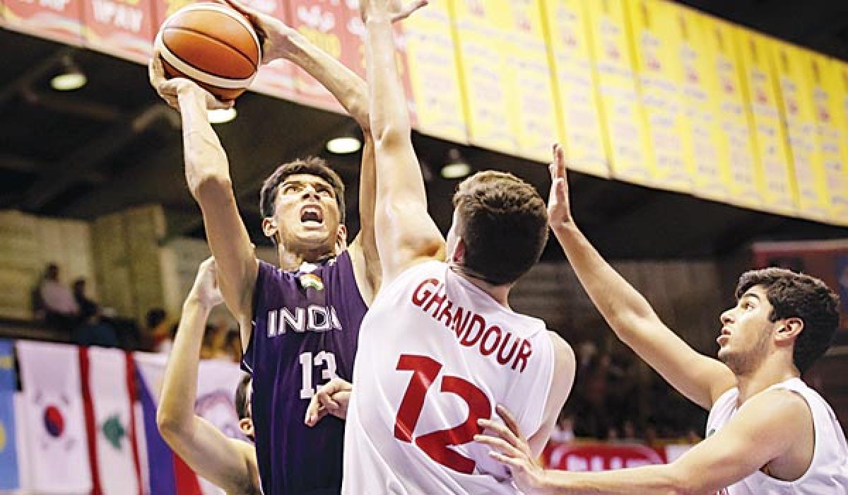 Indian cagers lose in quarters