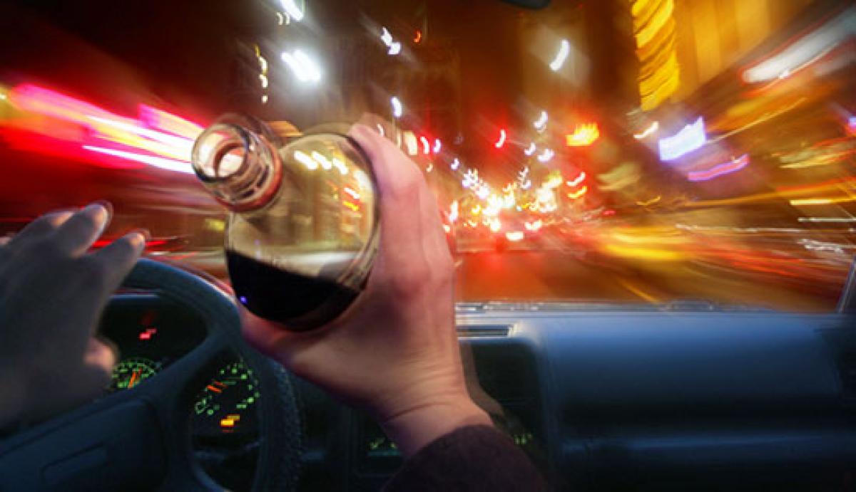 Drunk and driving: College students ram into cars, decline breath test, case booked