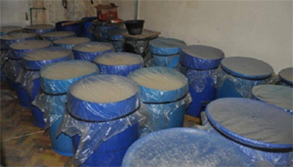 200 litres of spurious liquor seized