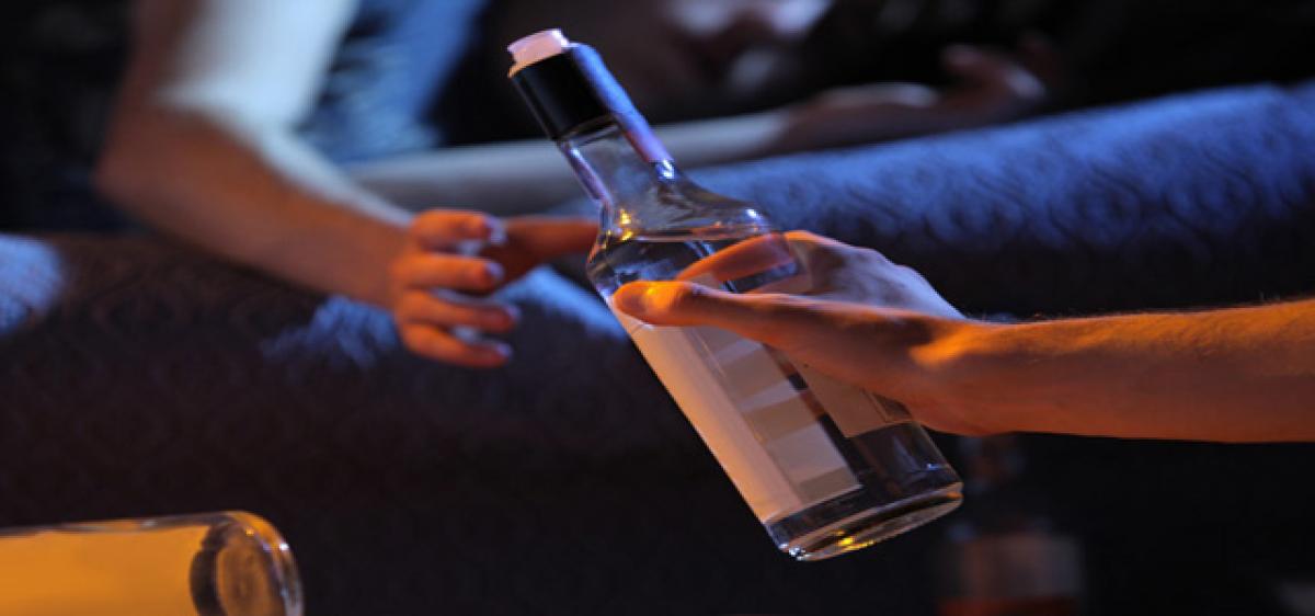 Heavy alcohol use in adolescence alters brain electrical activity
