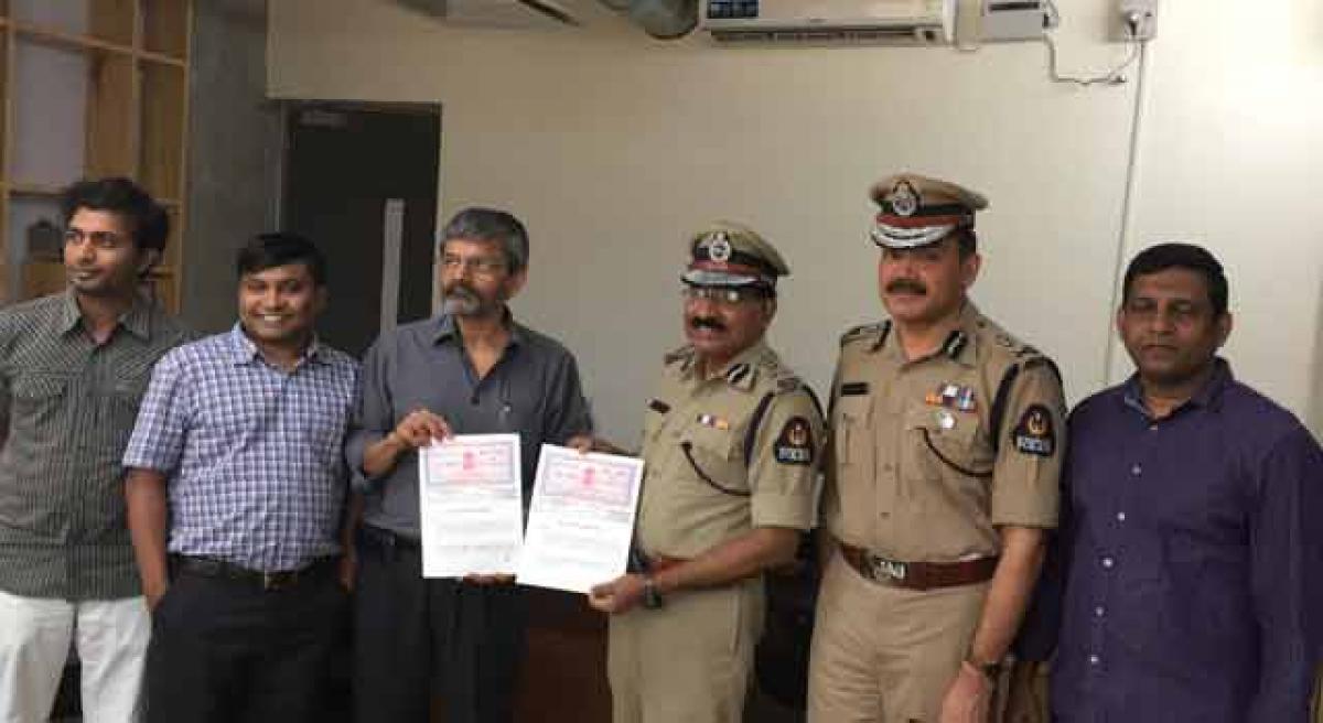 Hyderabad police sign MoU with IIT-Hyderabad