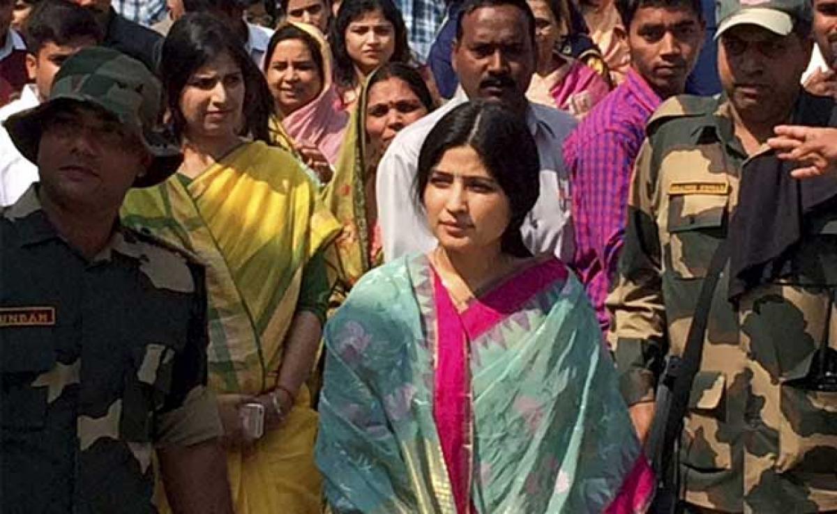 UP Elections 2017: Narendra Modi Government Taking Political Mileage From Army: Dimple Yadav