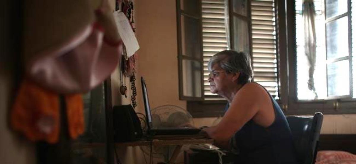 Cubans surf the web at home in Havana pilot project