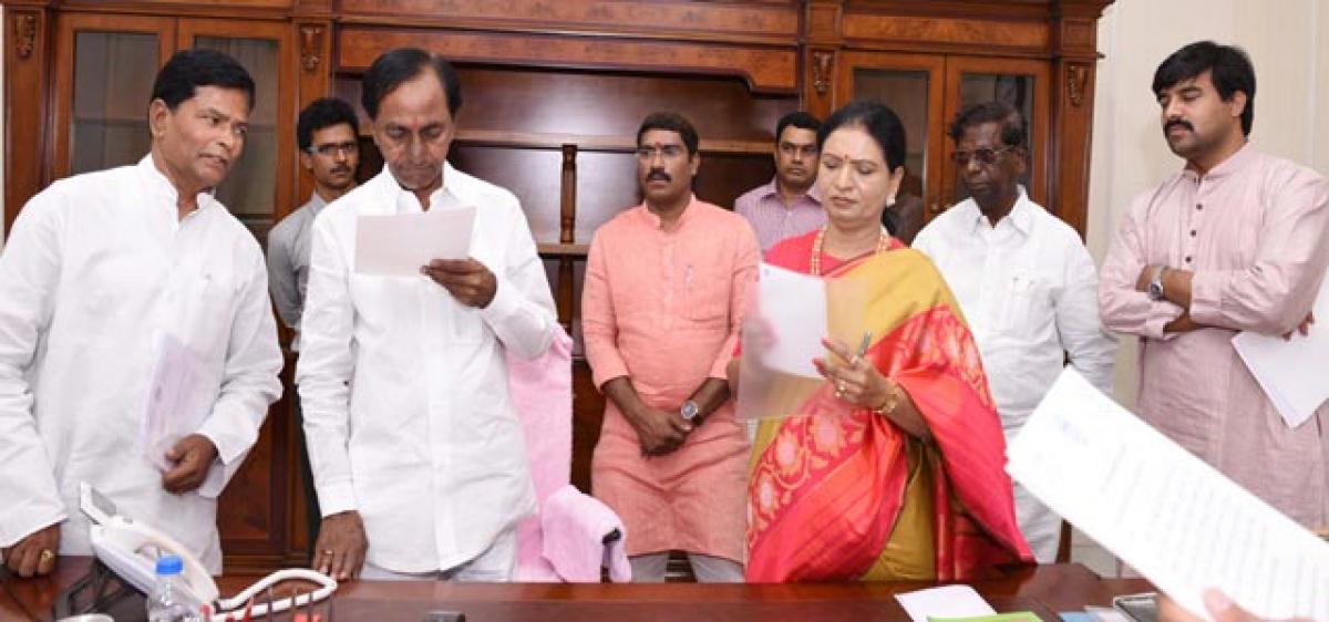 KCR vows to turn parched Palamur land as fertile