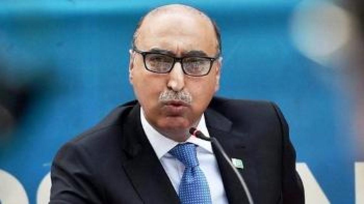 Pakistan Diplomat Basit making undiplomatic statement