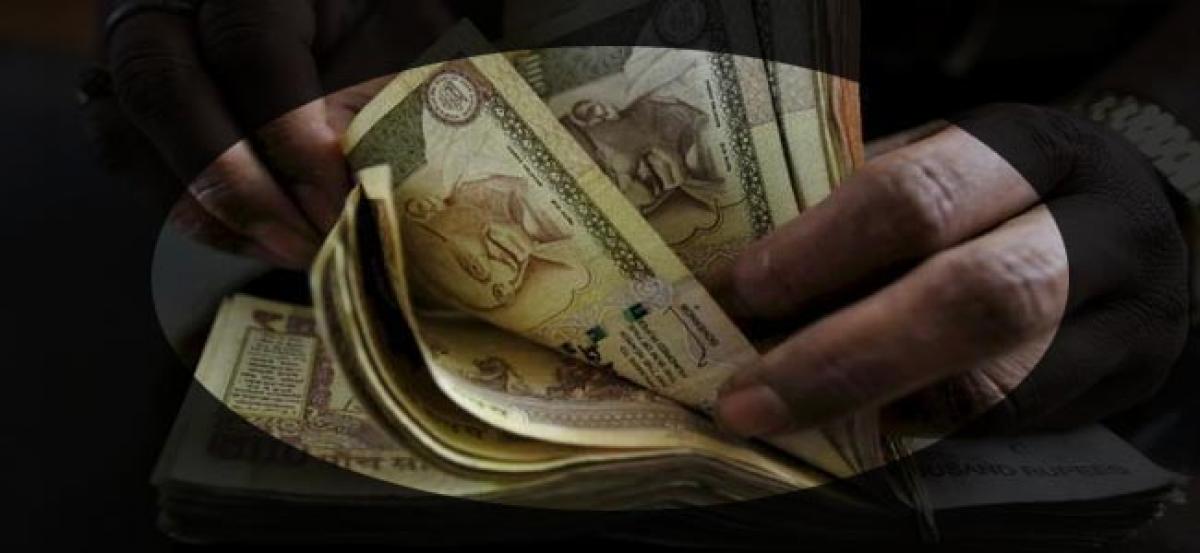 Indias fiscal deficit reaches 74 percent of full-year target in July